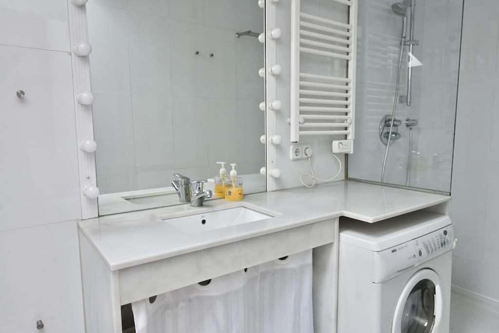 For You Rentals Apartamento Temporal Con Encanto A Pocos Metros Del Sol Myr13 Madryt Zewnętrze zdjęcie